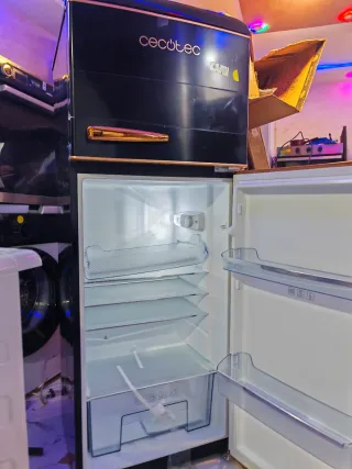 Nevera Cecotec Negra Estilo Retro