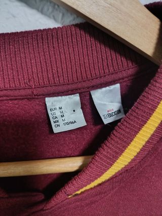 Chaqueta universitaria H&M x Sex Education