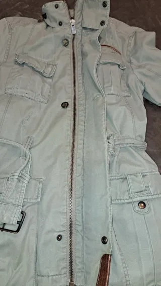 Chaqueta Lee tipo tres cuartos beige