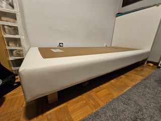 base tapizada sonpura, con cabecero ikea y colchón