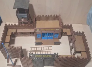 Playmobil Fort Bravo con bandera