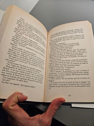 Sulla sponda del fiume piedra mi sono seduta e ho