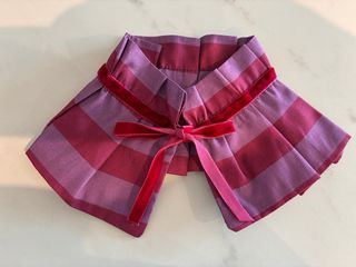 Cuello postizo con rayas fucsia y morado