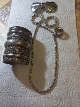 Conjunto Joyería: Pulsera, Anillo, Pendientes, Col