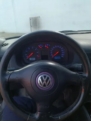 Volkswagen Golf 2000