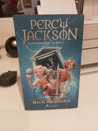 Lengua de dragones: Todo fuego comienza con una...