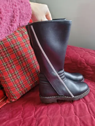 Stivali moto n. 37 alpinestars mai usati