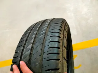 Neumático de coche 215/70/15 Llamar 637138205