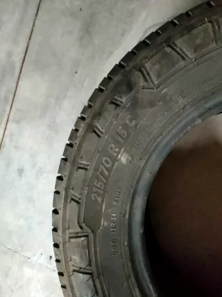 Neumático de coche 215/70/15 Llamar 637138205