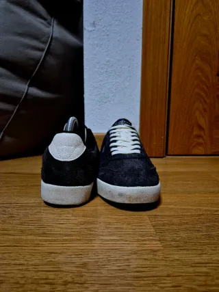 Zapatillas Scalpers Negras y Blancas