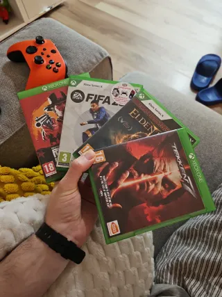 Xbox Series X + 3 juegos + 3 mandos