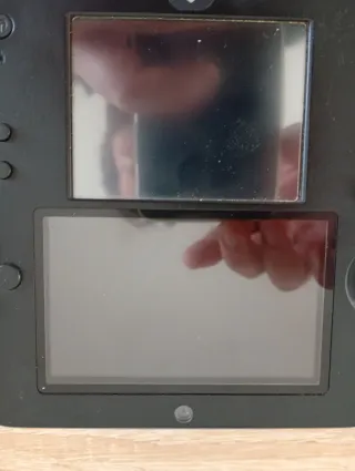 Nintendo 2DS Console + Accessori presenti in foto