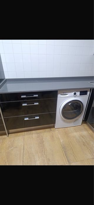 Muebles de cocina negros y plateados Mide 230x280