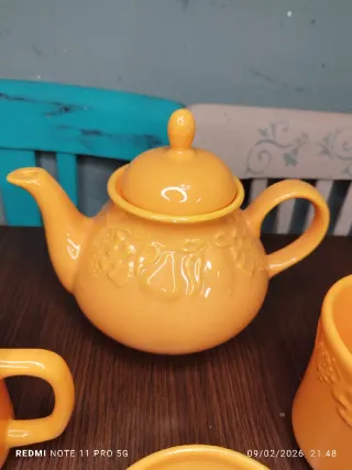 Juego de porcelana naranja y amarillo
