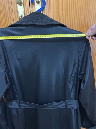 Abrigo tres cuartos negro y gris