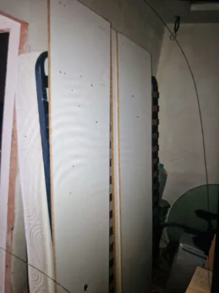 Armario corredero blanco y marrón