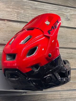 Casco MET Parachute MCR MIPS Rojo