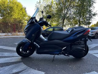 Yamaha XMAX 400 Maxi Scooter
