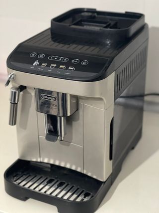 Cafetera DeLonghi Magnífica Evo