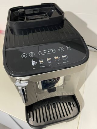 Cafetera DeLonghi Magnífica Evo