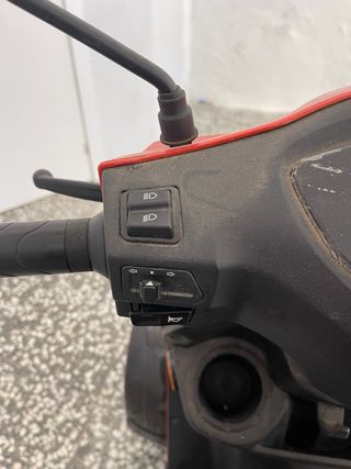 Moto scooter movilidad reducida 4 ruedas.