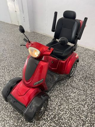 Moto scooter movilidad reducida 4 ruedas.