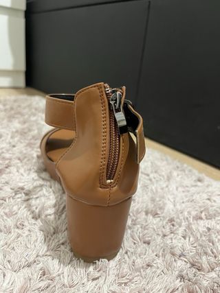 Sandalias de plataforma marrones