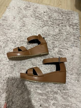 Sandalias de plataforma marrones