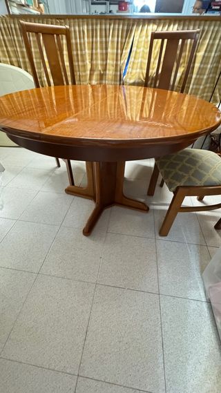 Mesa de salón extensible de madera