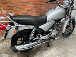 Yamaha YBR125 Custom