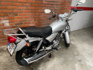 Yamaha YBR125 Custom