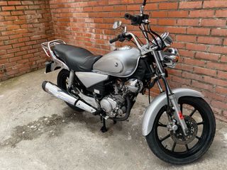Yamaha YBR125 Custom