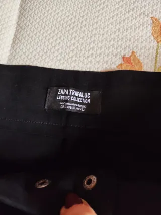 Pantalón Zara antelina negro