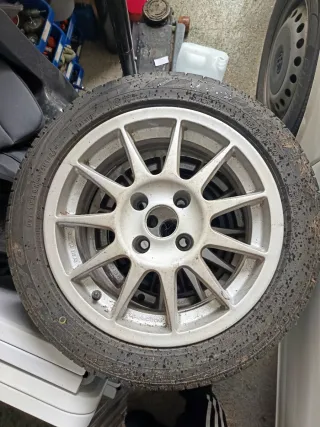 2 Llantas con Neumáticos