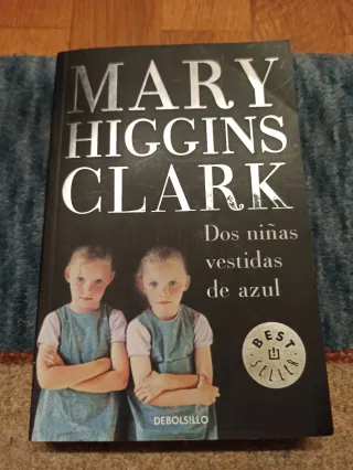 Dos niñas vestidas de azul (Spanish Edition)