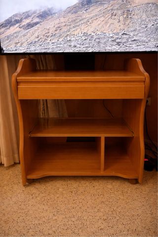 Mueble salón y mesa ordenador madera