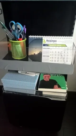 Estantería Metálica Negra y Gris