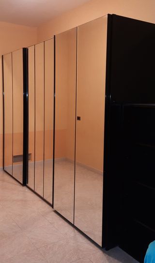 Armadio 3 ante scorrevoli a specchio. Prezzo € 150
