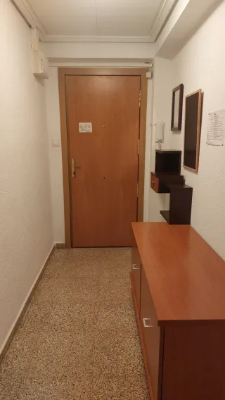 Alquilo  habitación ,  solo para chica  .