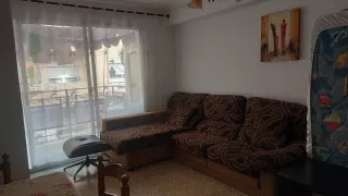 Alquilo  habitación ,  solo para chica  .