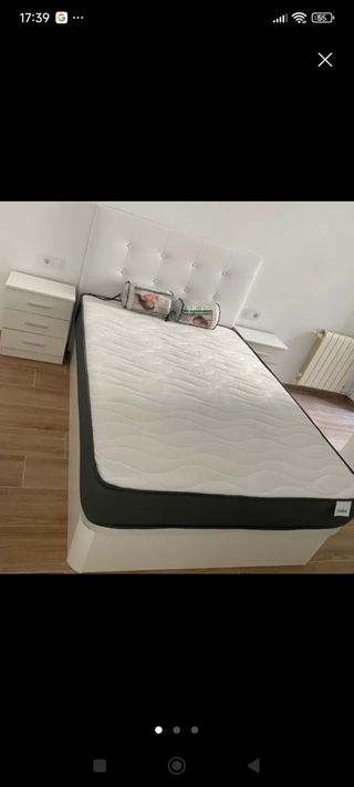 Colchón y canapé blanco