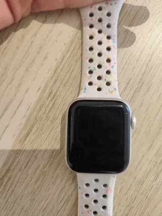 Apple Watch SE 40mm blanco Incluye cable cargador