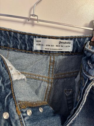 Jeans MON azul medio.Stradivarius