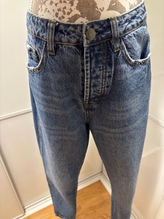 Jeans MON azul medio.Stradivarius