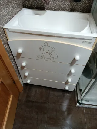 Mueble cambiador bañera bebé