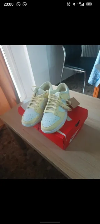 Zapatillas Nike Dunk Low Blanco y Amarillo