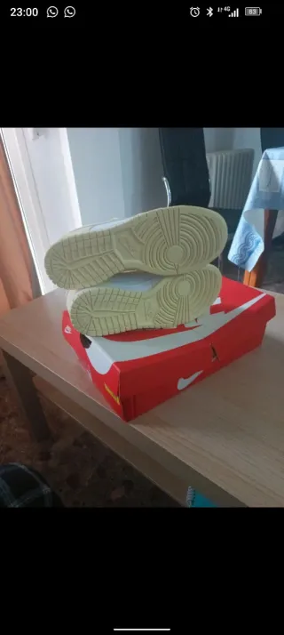 Zapatillas Nike Dunk Low Blanco y Amarillo