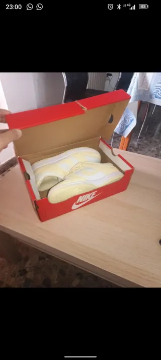 Zapatillas Nike Dunk Low Blanco y Amarillo