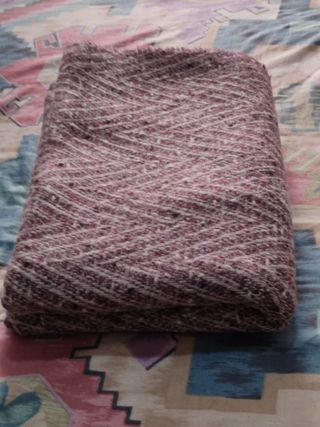 Manta antigua para cama 135 (o sofa)