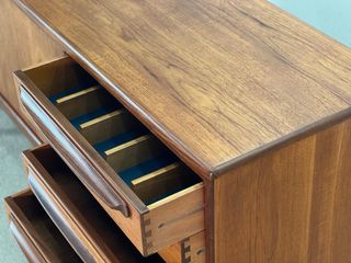 Aparador A.Younger Teca y Afromorsia